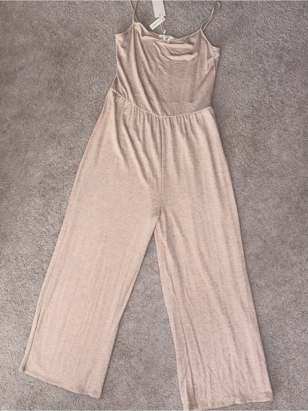 NWT Antistar Super Soft Wide Leg Jumpsuit
Romper Oatmeal Beige Size L